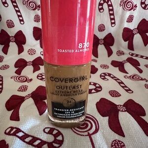 COVERGIRL Outlast Foundation in Toasted Almond